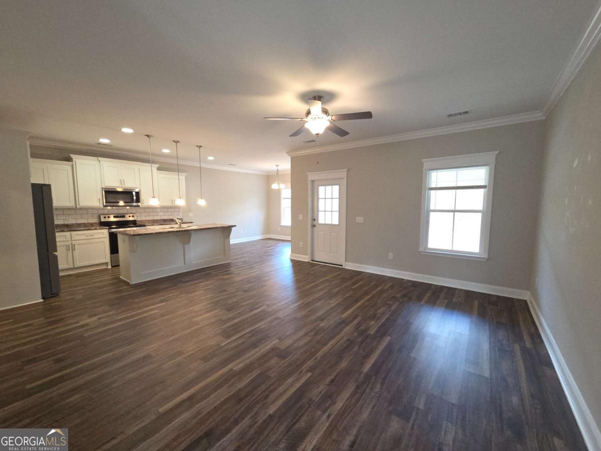 144 Linden DR
