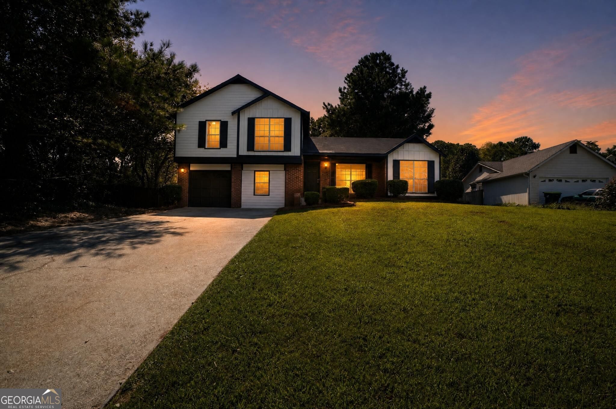 2640 Rolling Hills WAY
