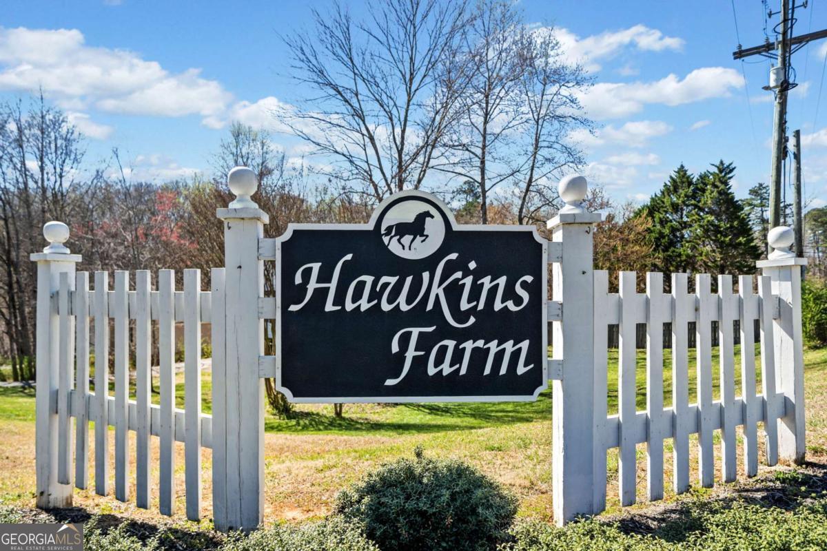228 Hawkins Farm CIR