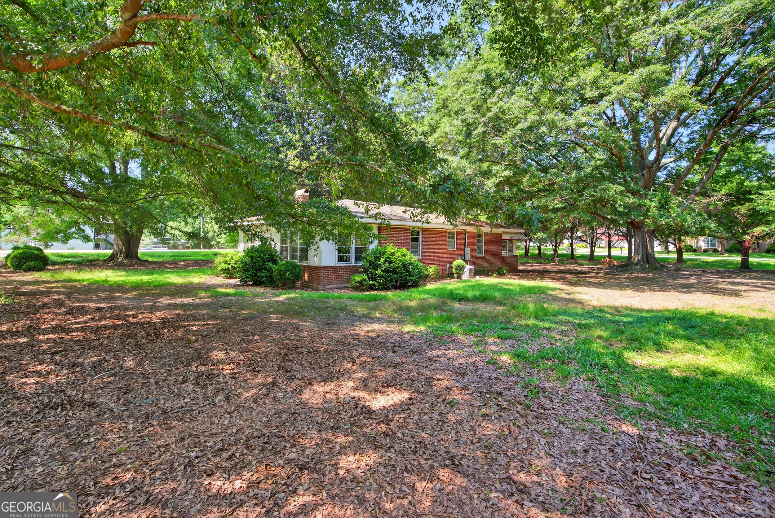 2850 cherokee RD