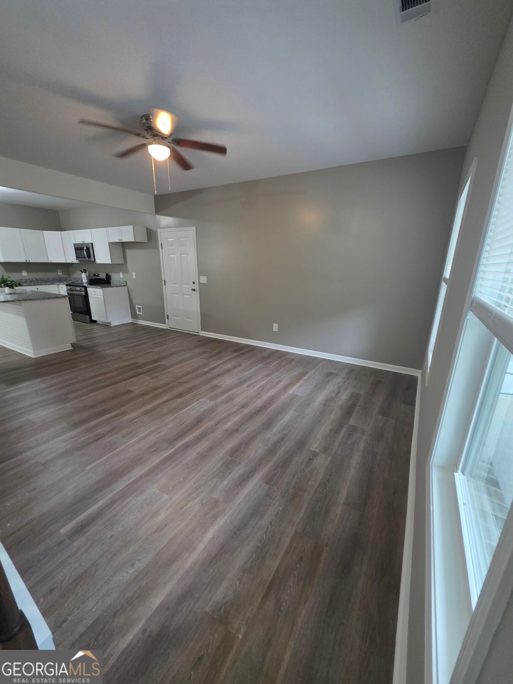 191 Laura LN
