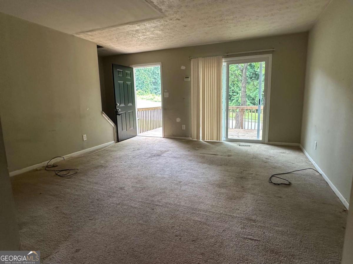 4911 Martins Crossing RD