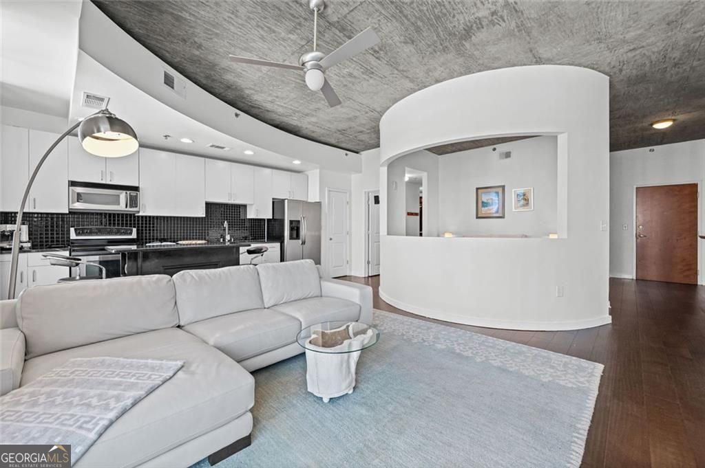 Photo of 250 Pharr Road NE #1304, Atlanta, GA 30305 (MLS # 10769137)
