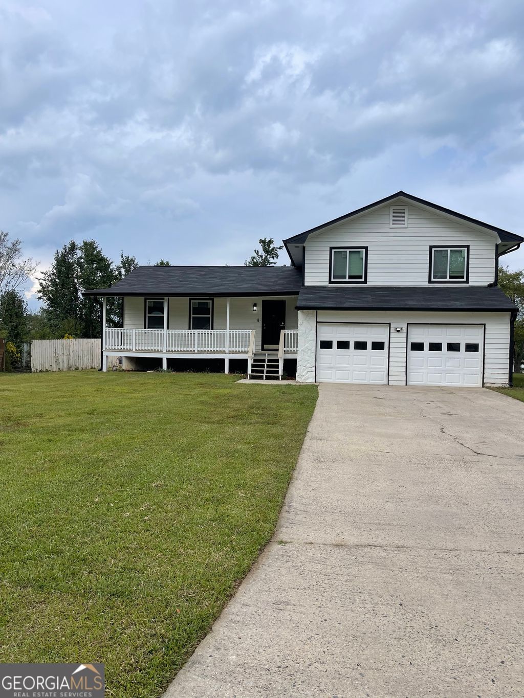 Photo of 235 Deerfield Drive, Jonesboro, GA 30238 (MLS # 10640697)