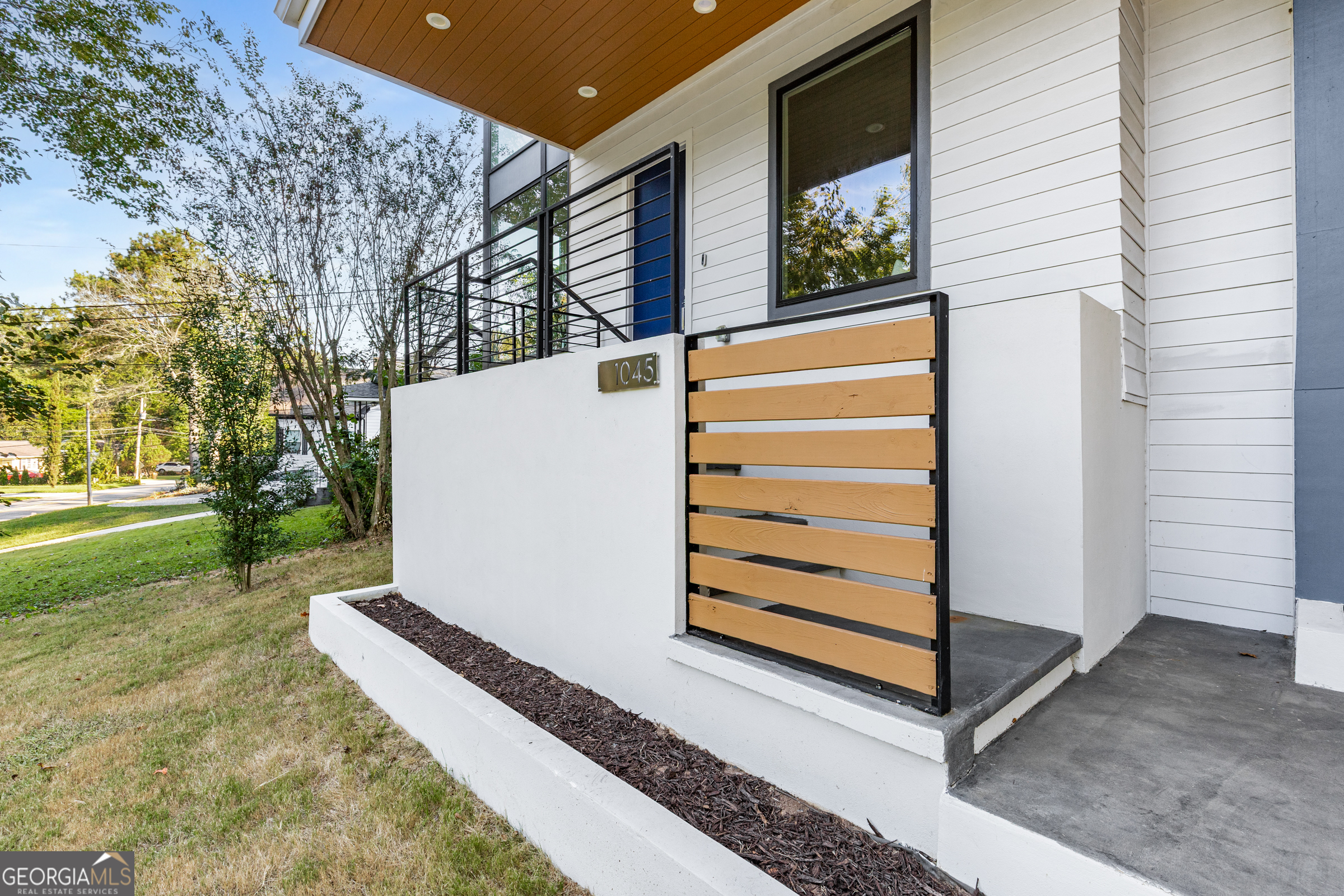 1045 Shepherds LN NE