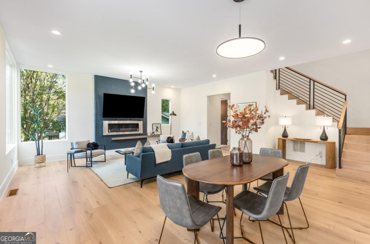 1045 Shepherds LN NE