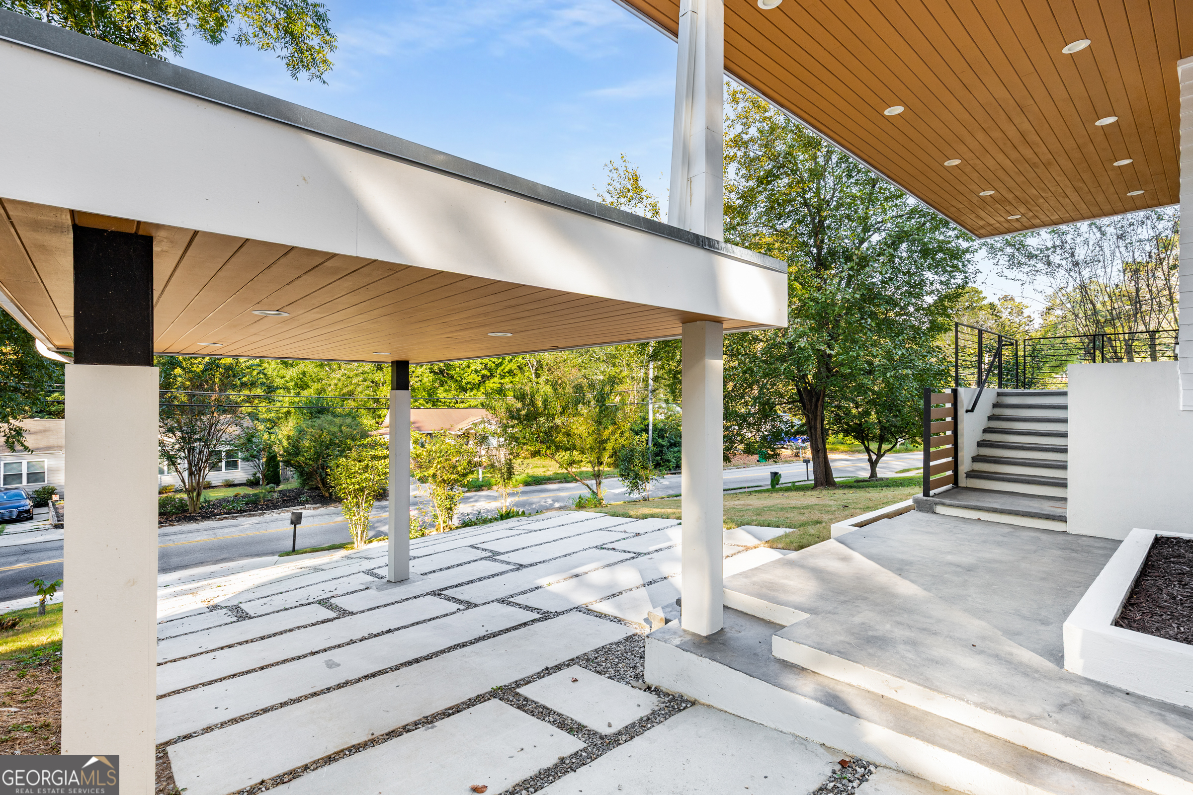 1045 Shepherds LN NE