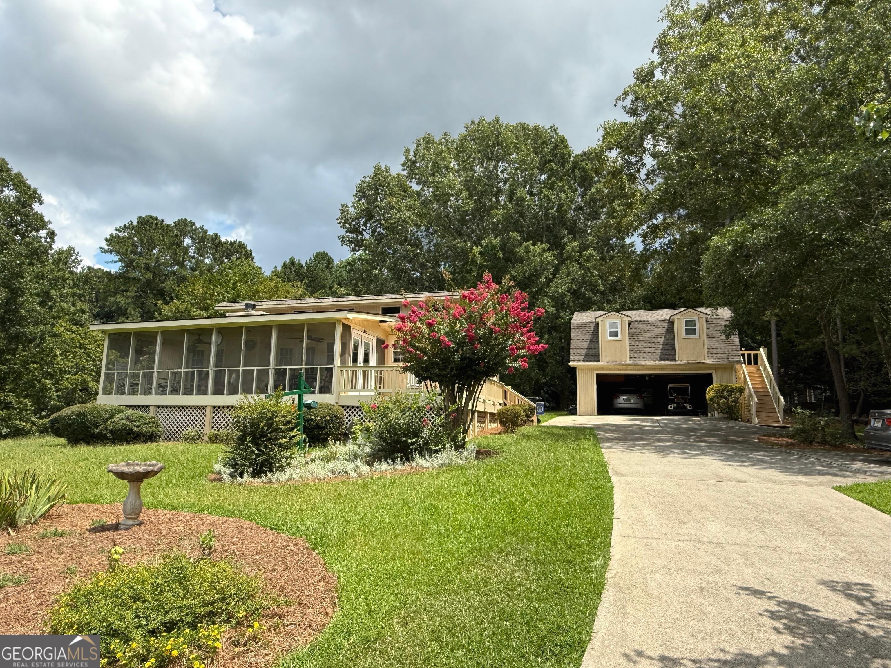 1440 Pullman LN