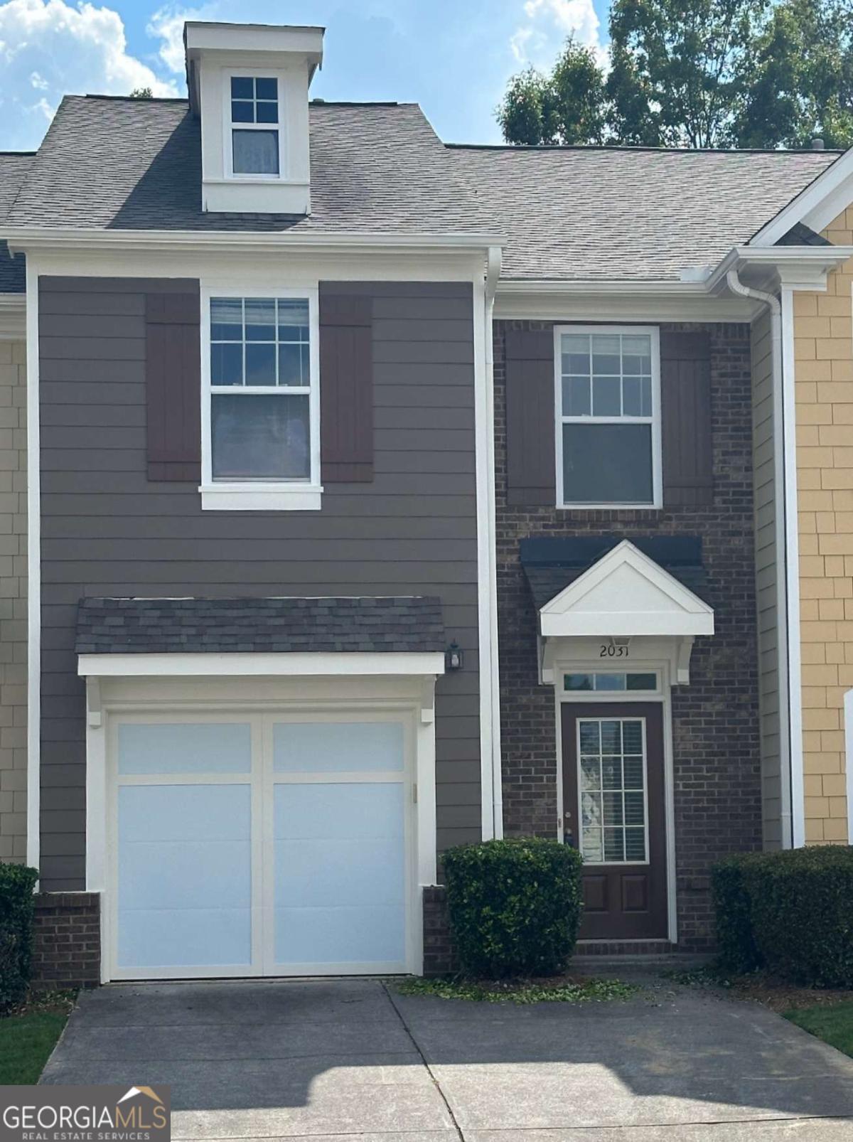 Absolutely gorgeous 3 bedroom, 2.5 bath townhouse in sought after Ellison Lakes community centrally located in Kennesaw. This unit has been fully updated with luxury vinyl floors, new carpet, new interior paint, new light fixtures, etc. This Home shows like new. A must see! Community offers a beautiful gym, pool and clubhouse. Close to shopping, restaurants, KSU and more! Low Monthly Dues and Low Cobb Taxes. HOA pays for Water/Sewer, Termite, Garbage, Lawn Care, Gym Facilities, & Pool. Move-in Ready!