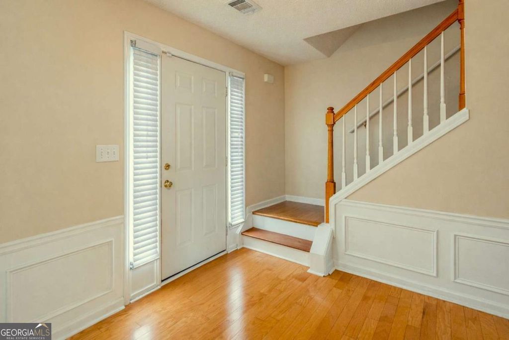 Photo of 660 Glenbarrett Court NE, Marietta, GA 30066 (MLS # 10795645)