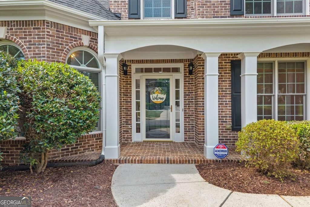 Photo of 1747 Rosehedge Way NW, Kennesaw, GA 30152 (MLS # 10769985)