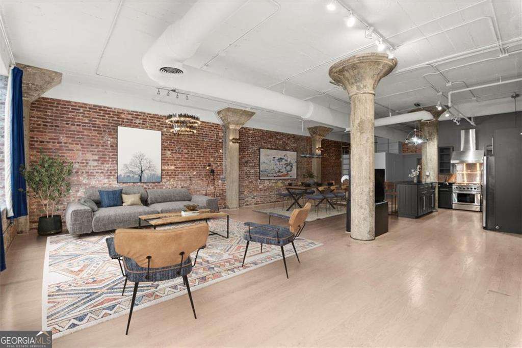 434 Marietta ST NW 301
