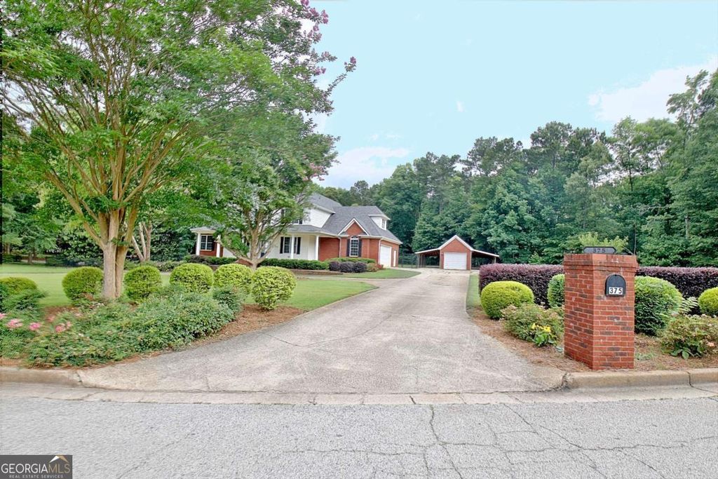 Photo of 375 Williamsburg Circle, Mcdonough, GA 30253 (MLS # 10774988)