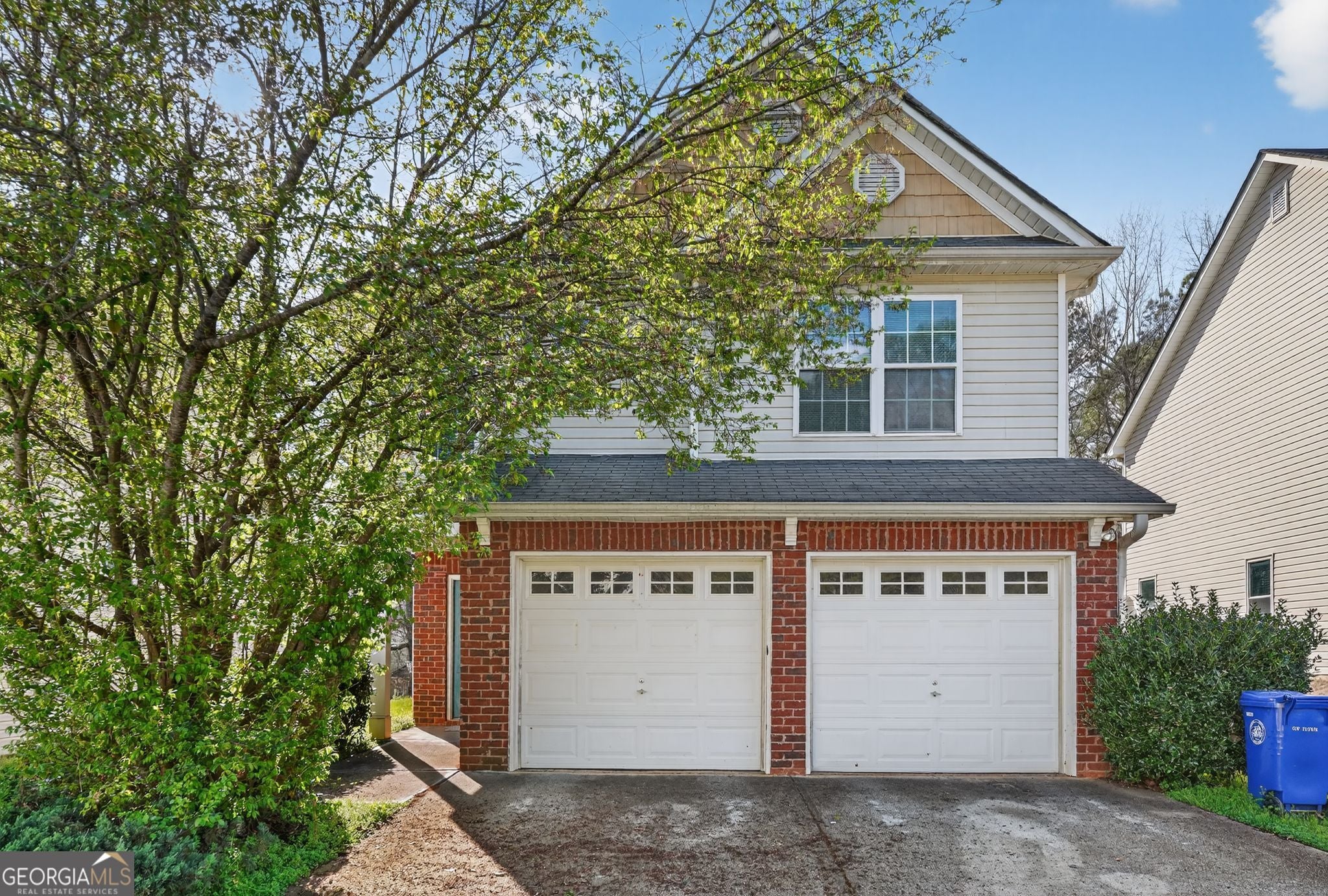 3885 Riverside PKWY