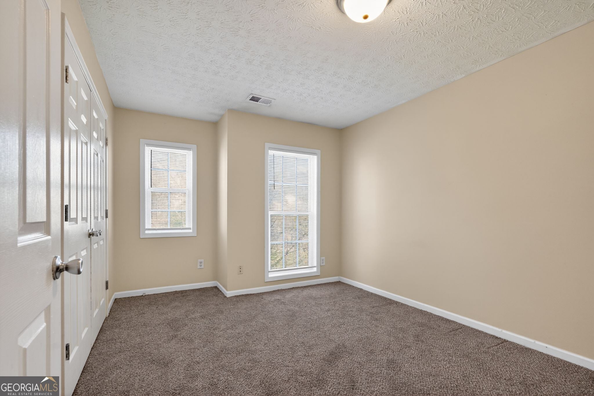 3885 Riverside PKWY