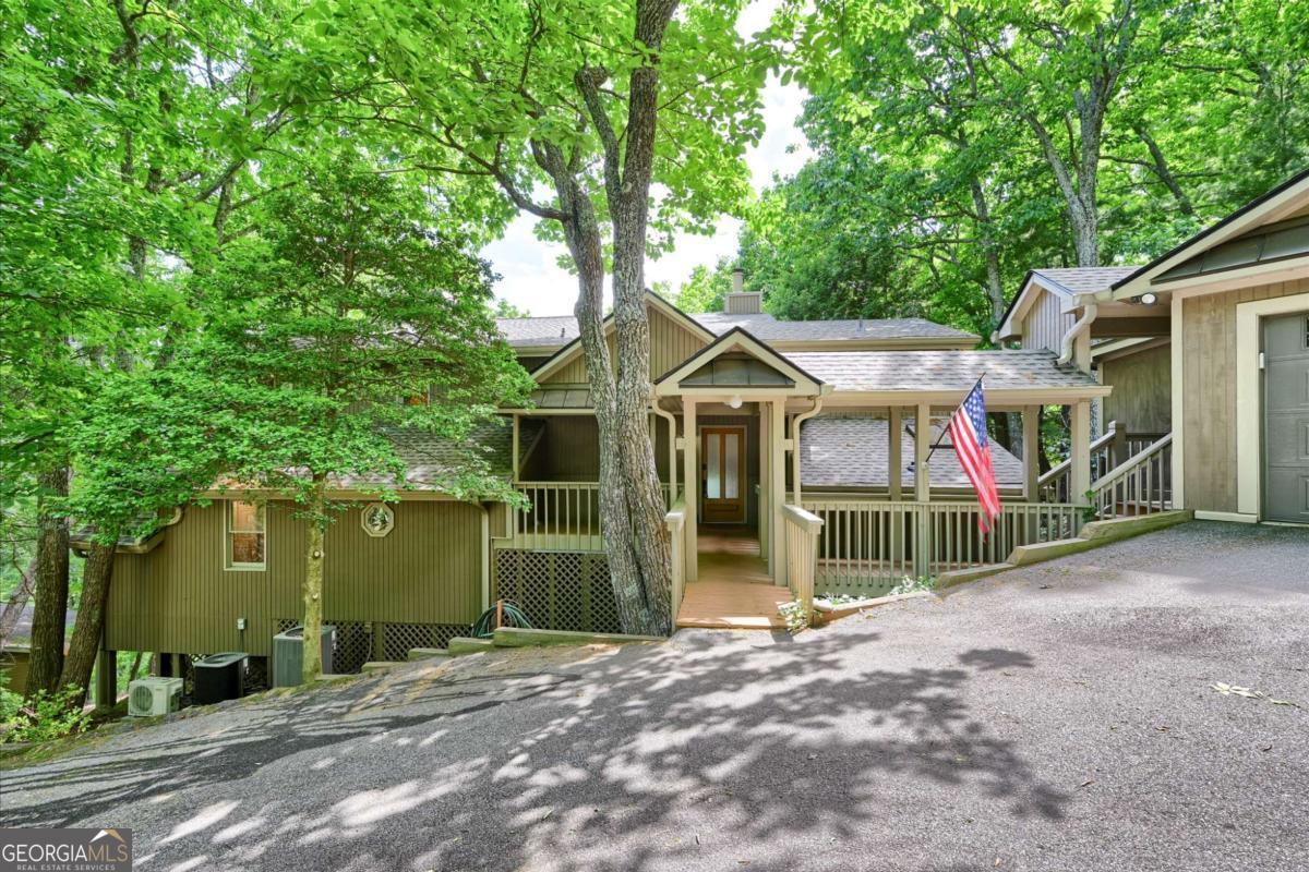 275 Ridgeview DR