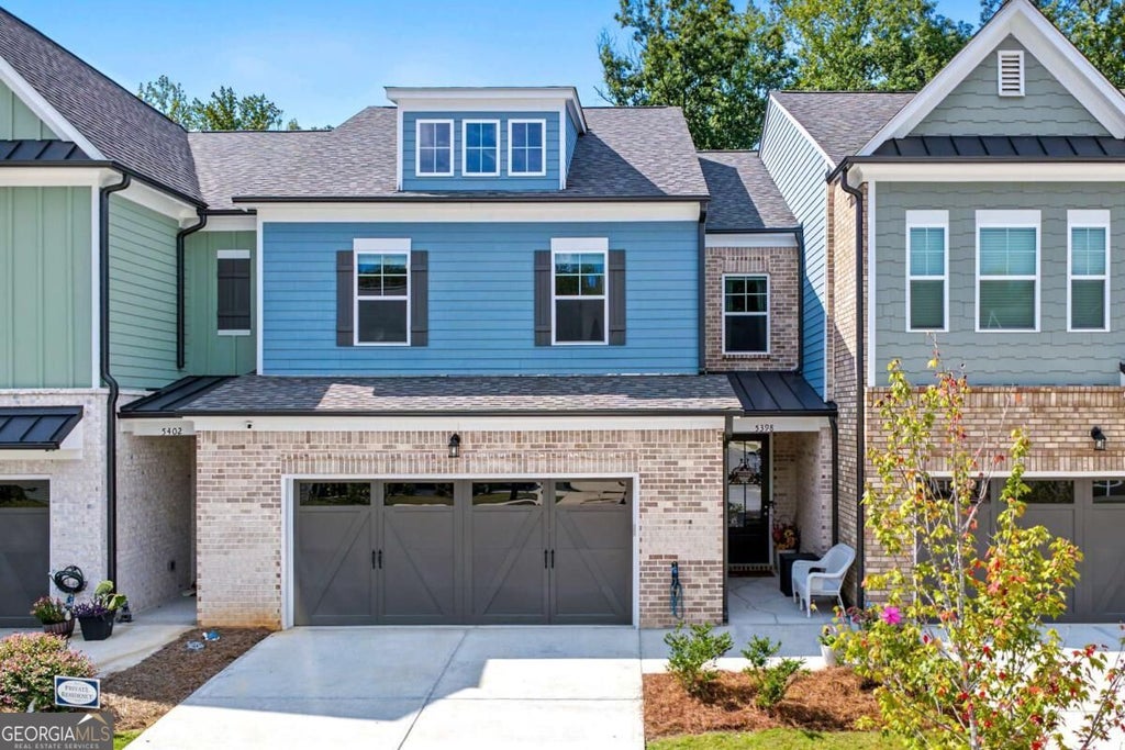 Photo of 5398 Gray Birch Bend, Flowery Branch, GA 30542 (MLS # 10842280)