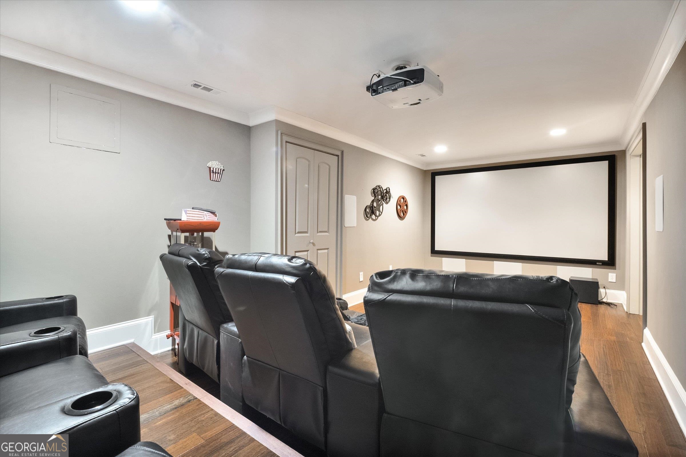 The Manor, Centennial - Residential