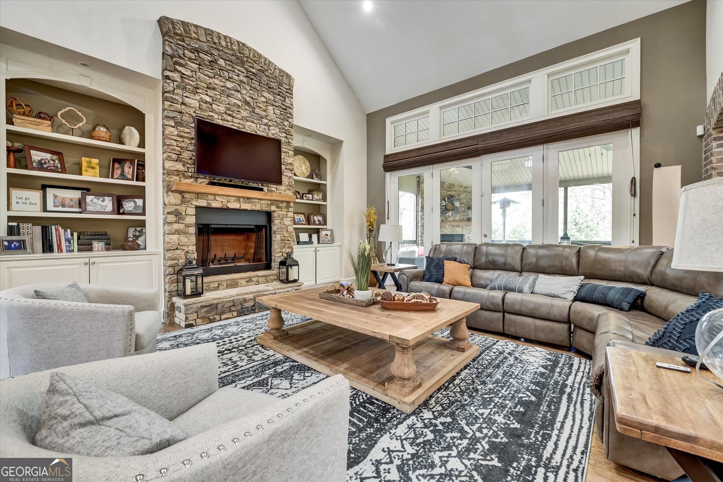The Manor, Centennial - Residential