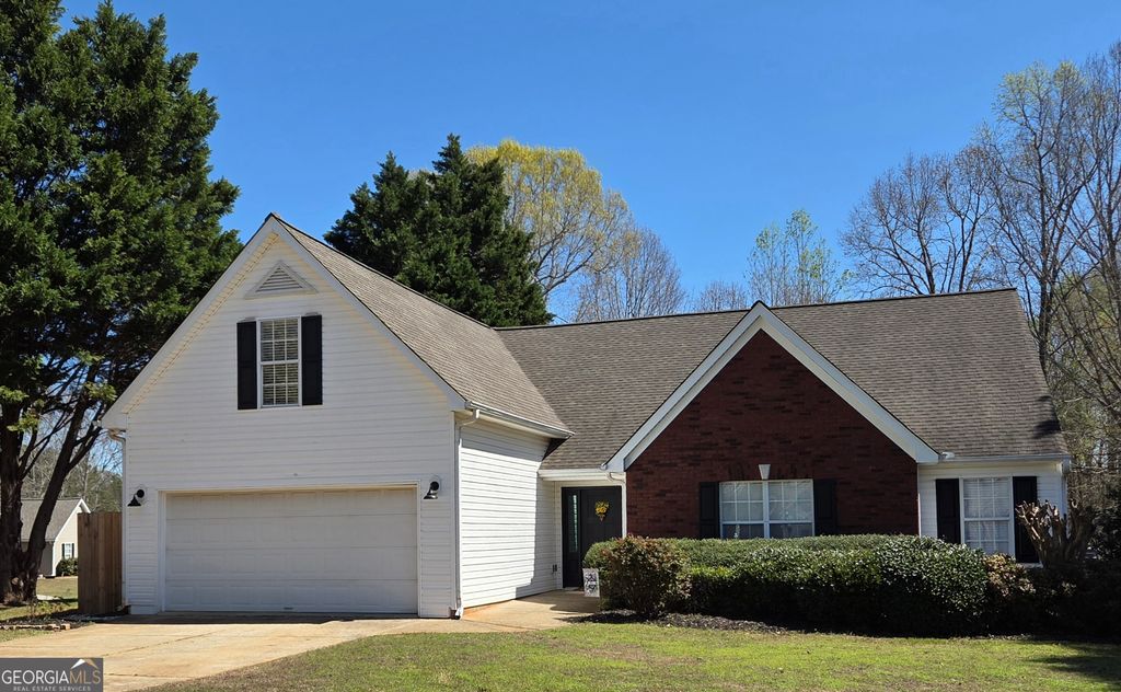 Photo of 2355 Pemberton Point, Buford, GA 30519 (MLS # 10741467)