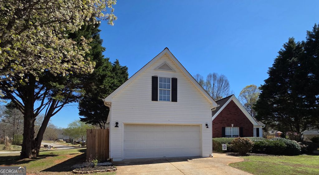 Photo of 2355 Pemberton Point, Buford, GA 30519 (MLS # 10741467)