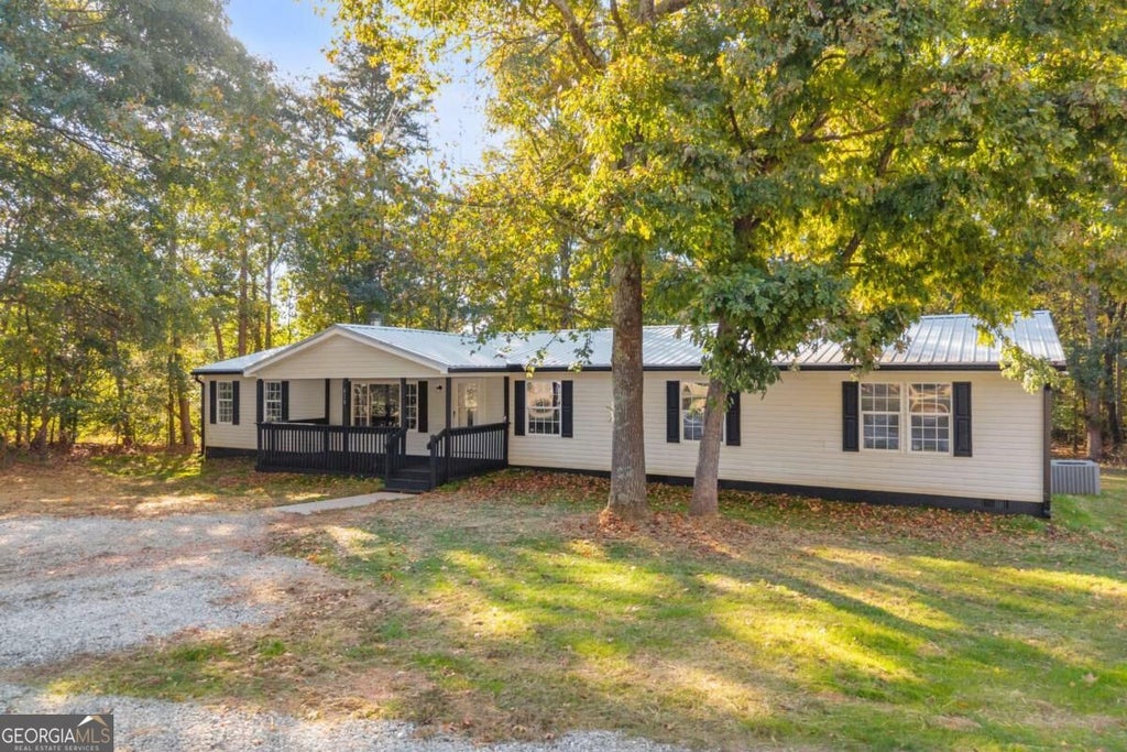 Photo of 421 Williams Wilson Road, Hull, GA 30646 (MLS # 10880305)