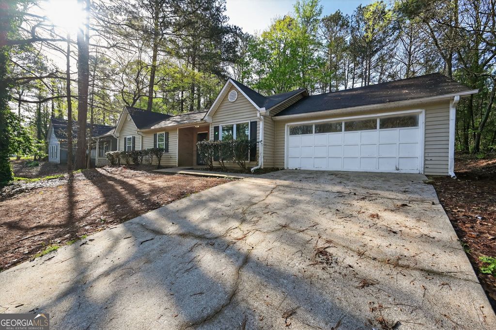 Photo of 3751 Windy Hill Drive SE, Conyers, GA 30013 (MLS # 10731628)