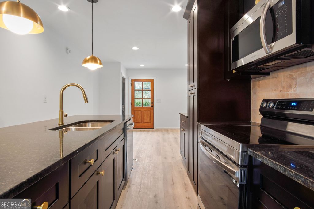 Photo of 2327 El Paso Road SW, Atlanta, GA 30331 (MLS # 10668673)