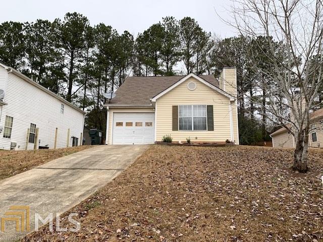 3 bedroom 2 bathrooms located in a cul de sac with side street parking, this property is 2 miles away from the up and coming downtown Douglasville Historic District - home to the popular Cajun restaurant Gumbeaux and Gabe's Downtown + festivities (ie Taste of Douglasville, Family summer festival etc.) that the whole family can enjoy. Only 5 miles to I-20 for easy Downtown Atlanta access.