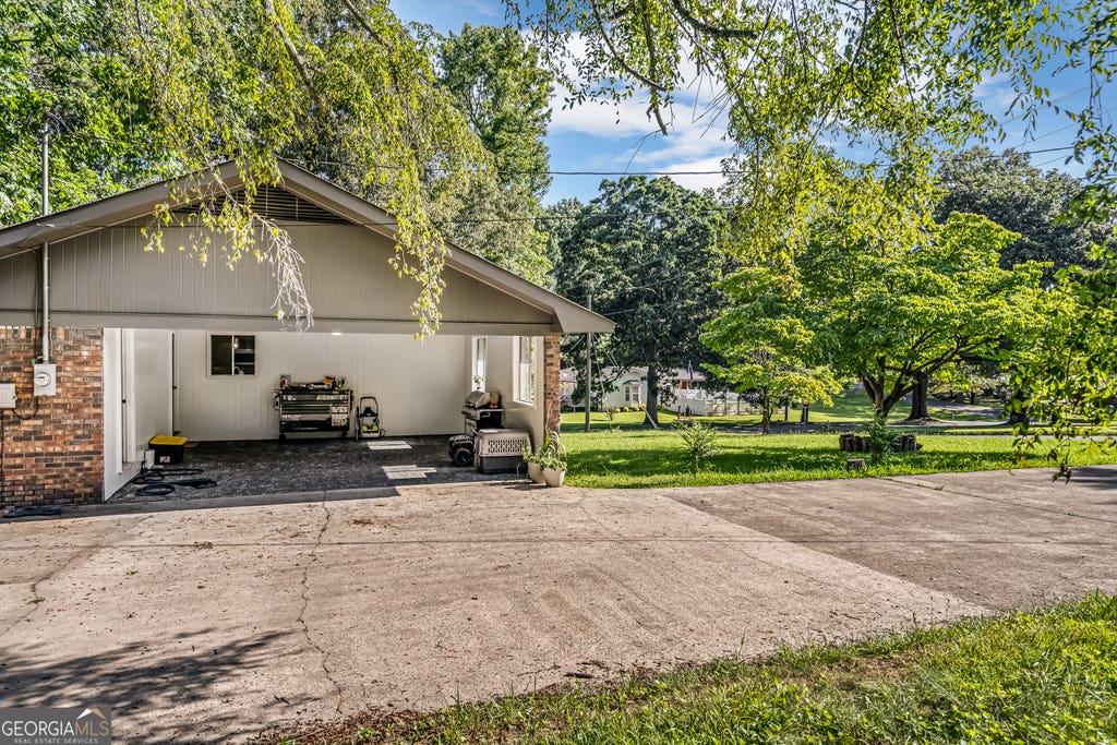 Photo of 2814 Suncrest Dr, Dalton, GA 30721 (MLS # 10809381)