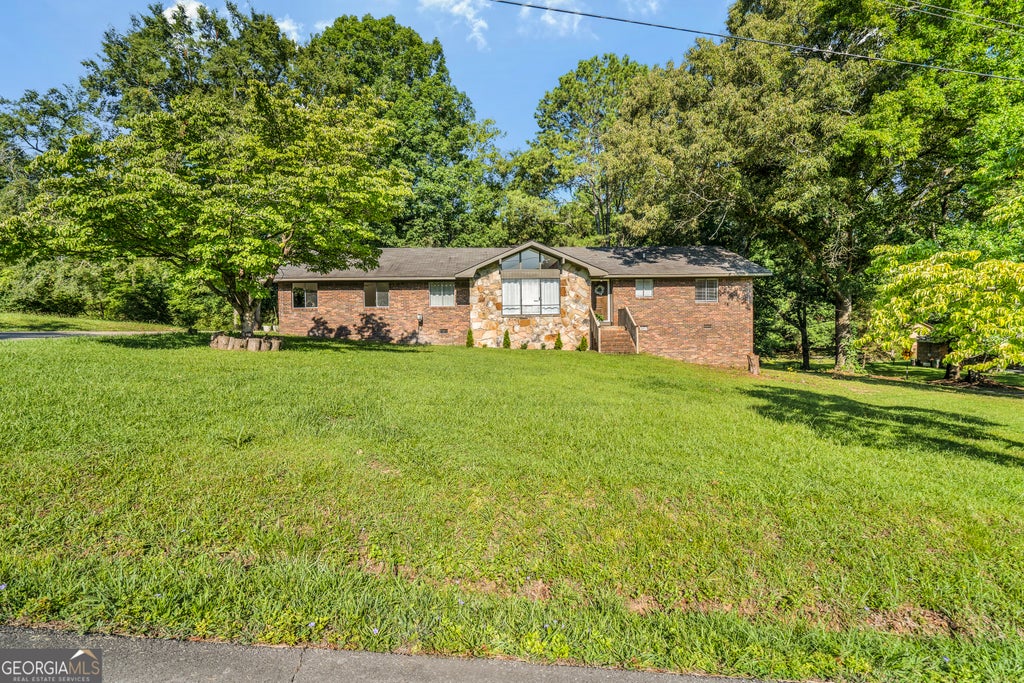 Photo of 2814 Suncrest Dr, Dalton, GA 30721 (MLS # 10809381)