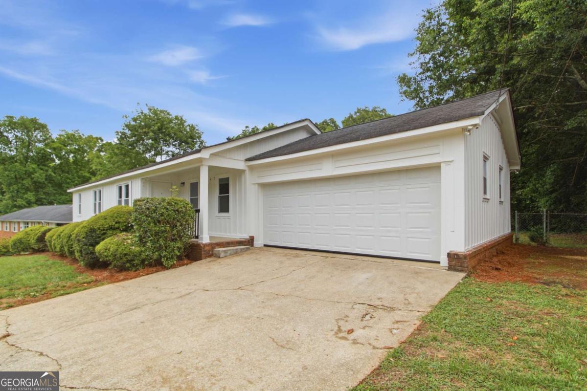 6867 LAURELWOOD DR