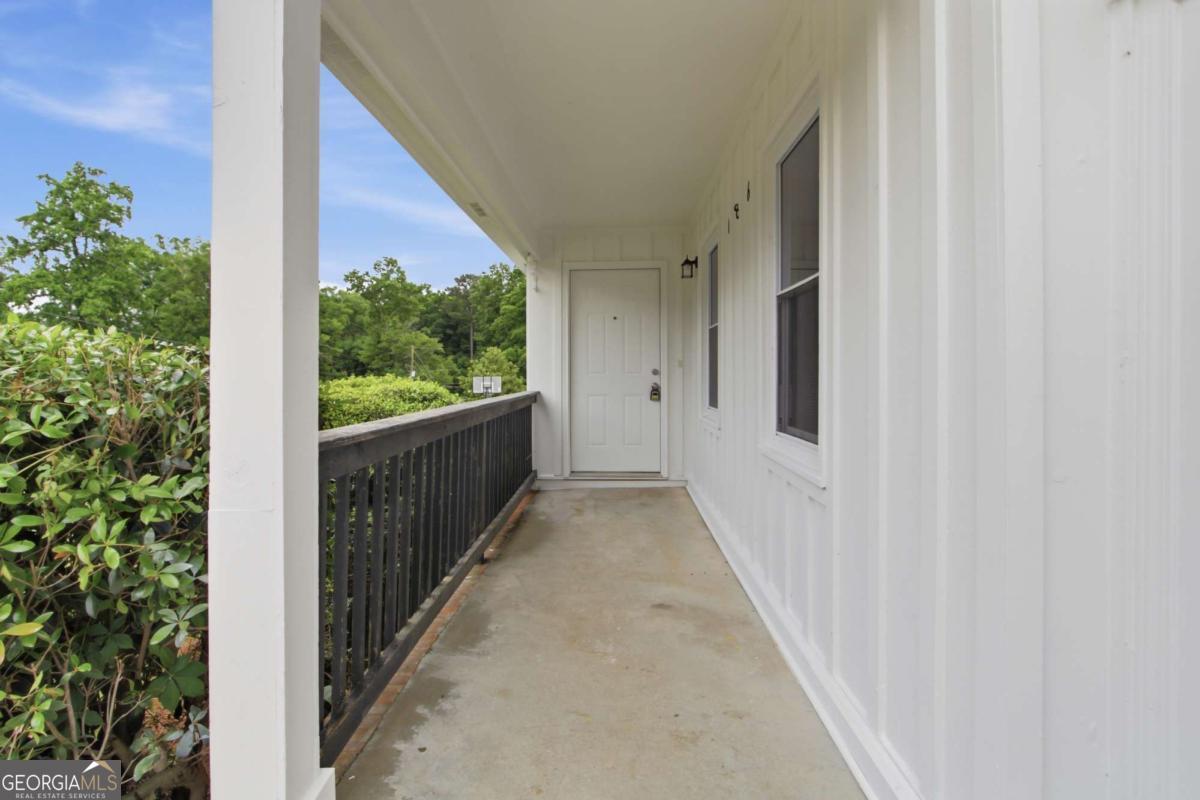 6867 LAURELWOOD DR