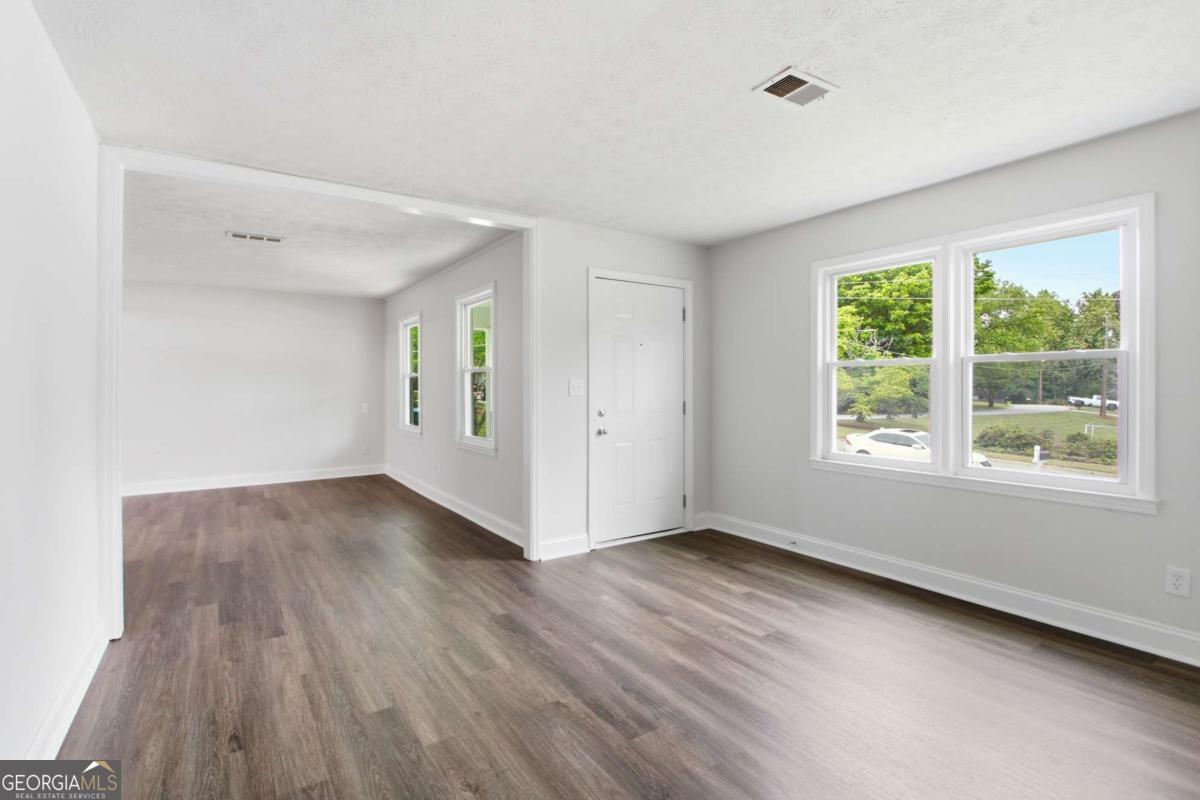 6867 LAURELWOOD DR