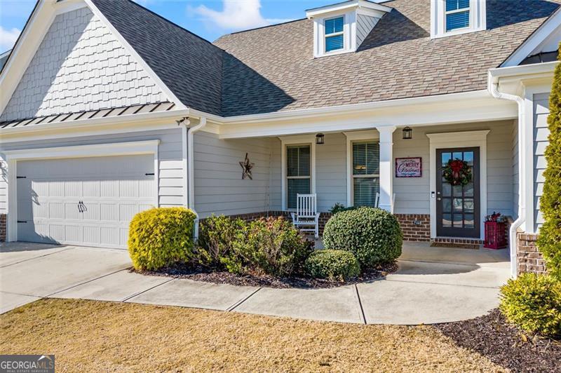 122 Hawthorn WAY