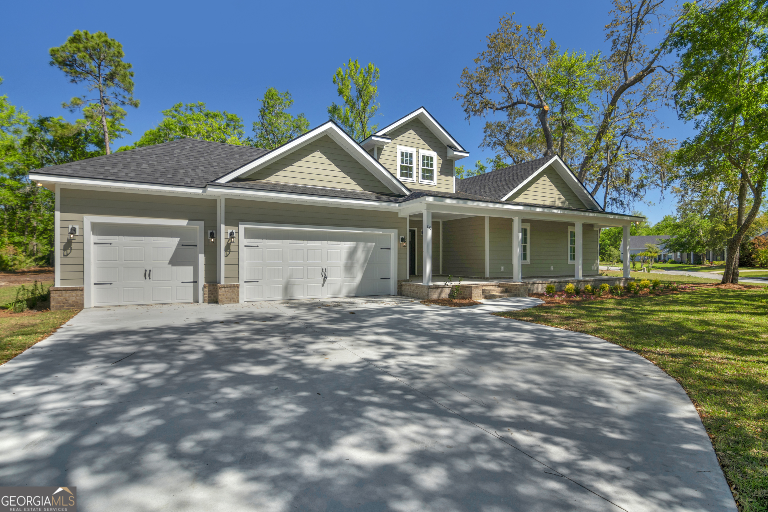 243 Barrington Oaks DR