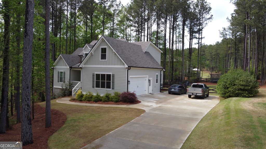 Photo of 120 Springs Creek Dr, Rutledge, GA 30663 (MLS # 10725634)