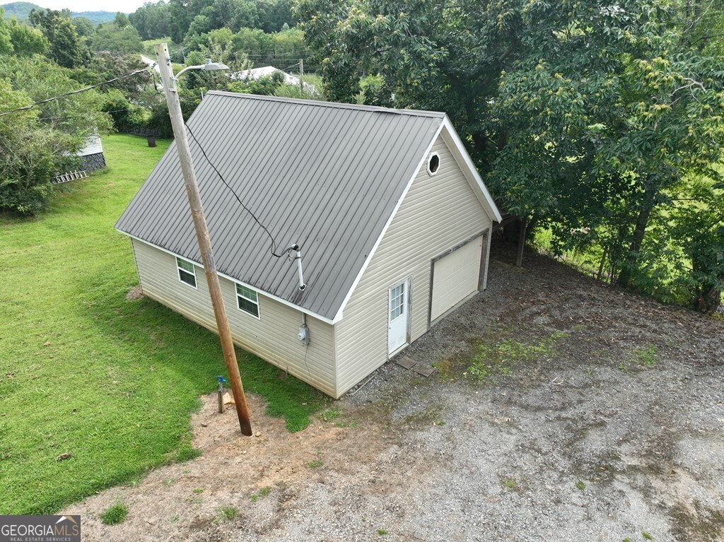 903 Village RD