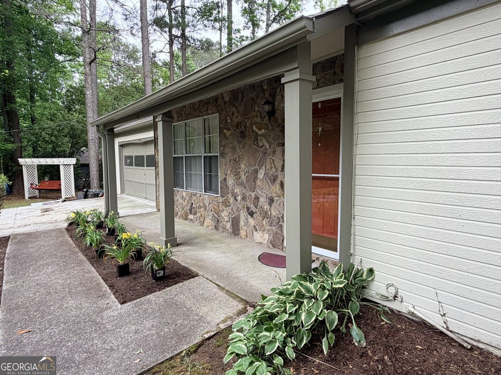 Photo of 250 Winona Drive, Fayetteville, GA 30214 (MLS # 10756173)