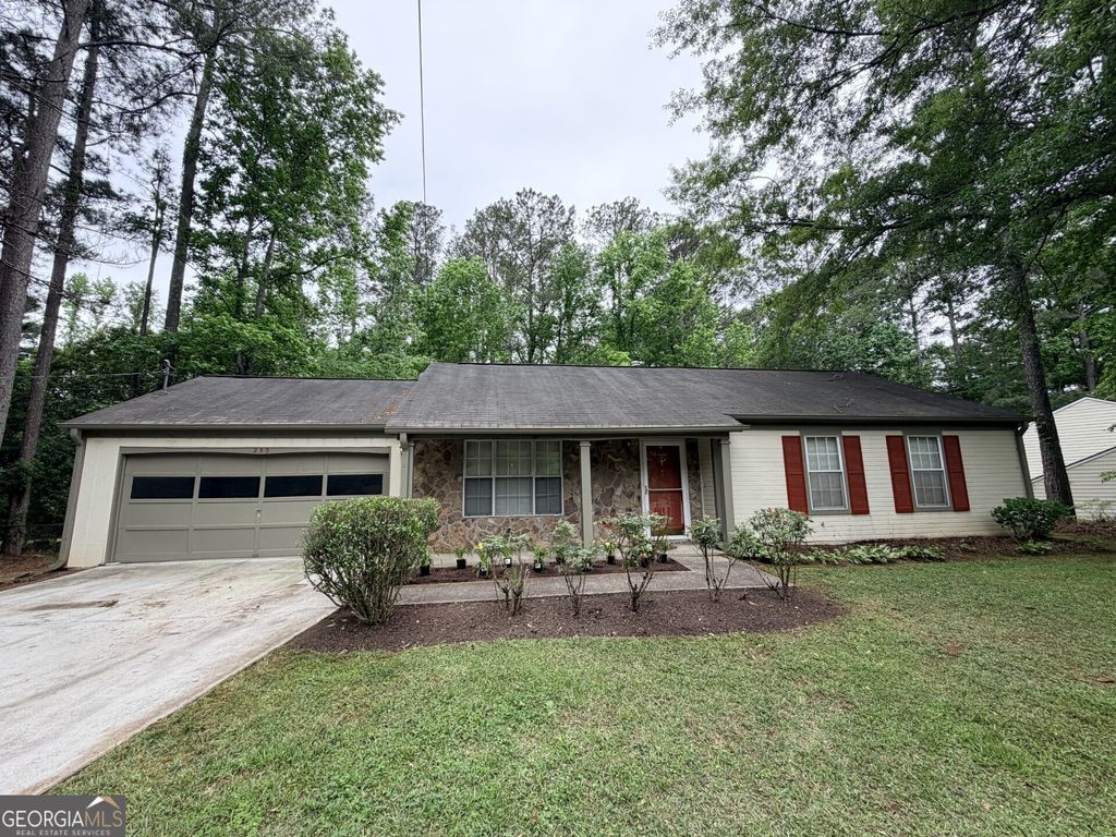 Photo of 250 Winona Drive, Fayetteville, GA 30214 (MLS # 10756173)