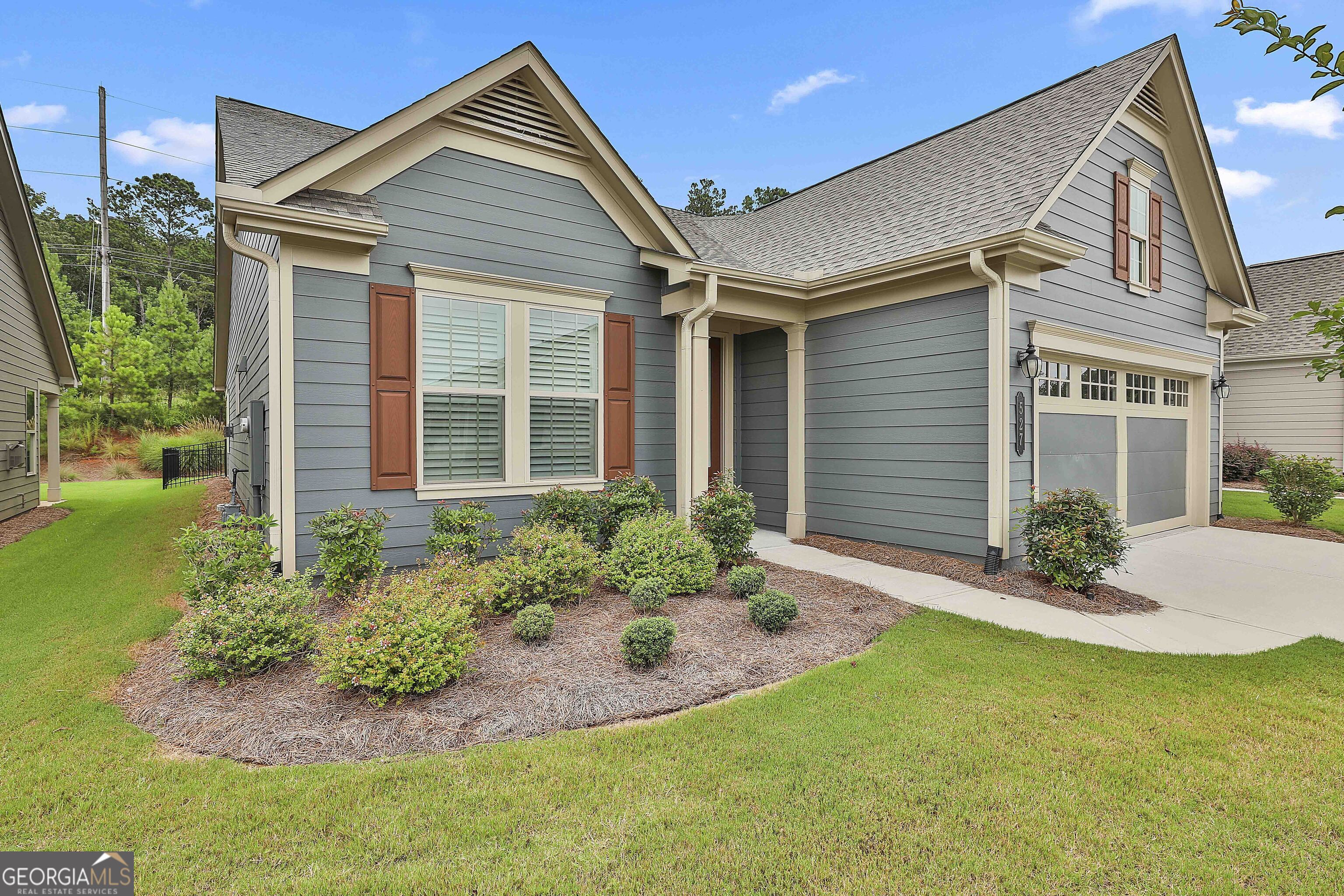 527 Hazelnut DR