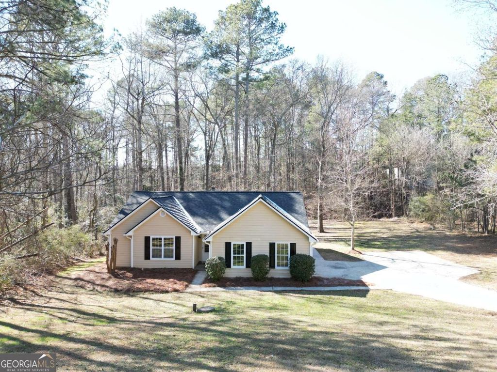 Photo of 1679 Bullock Trail, Loganville, GA 30052 (MLS # 10680818)
