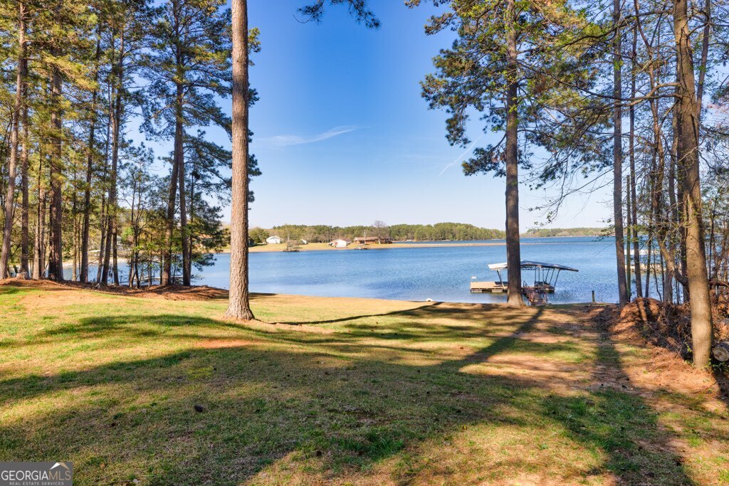 321 Cedar LN
