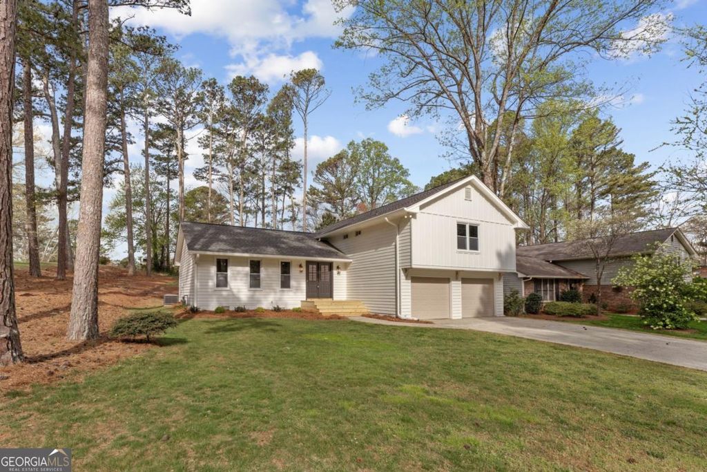 Photo of 1963 Benthill Drive, Marietta, GA 30062 (MLS # 10717922)