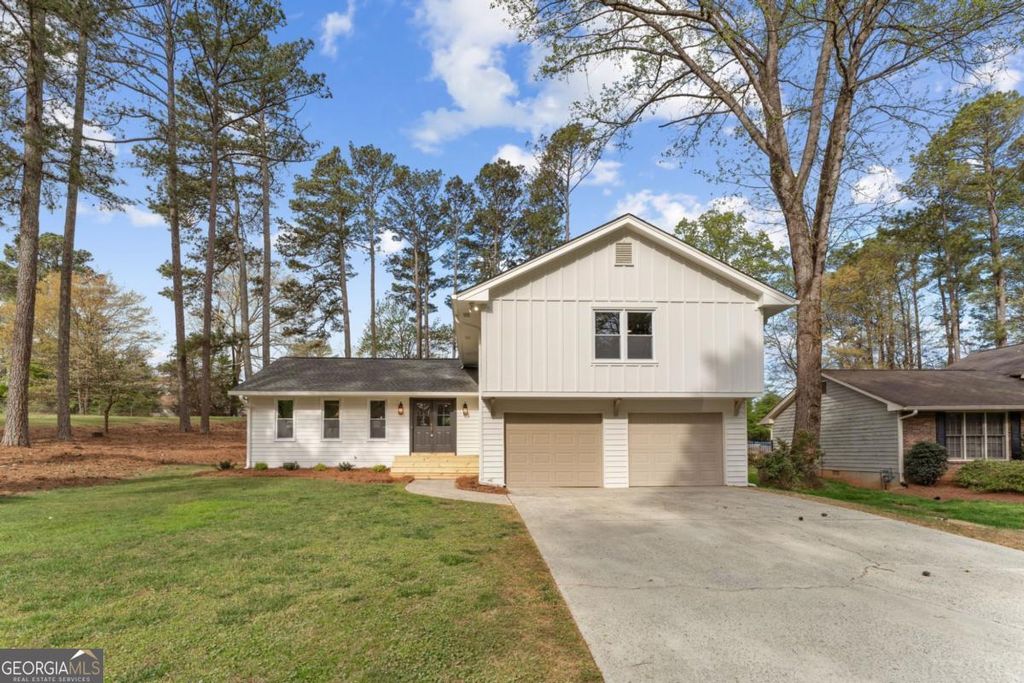 Photo of 1963 Benthill Drive, Marietta, GA 30062 (MLS # 10717922)