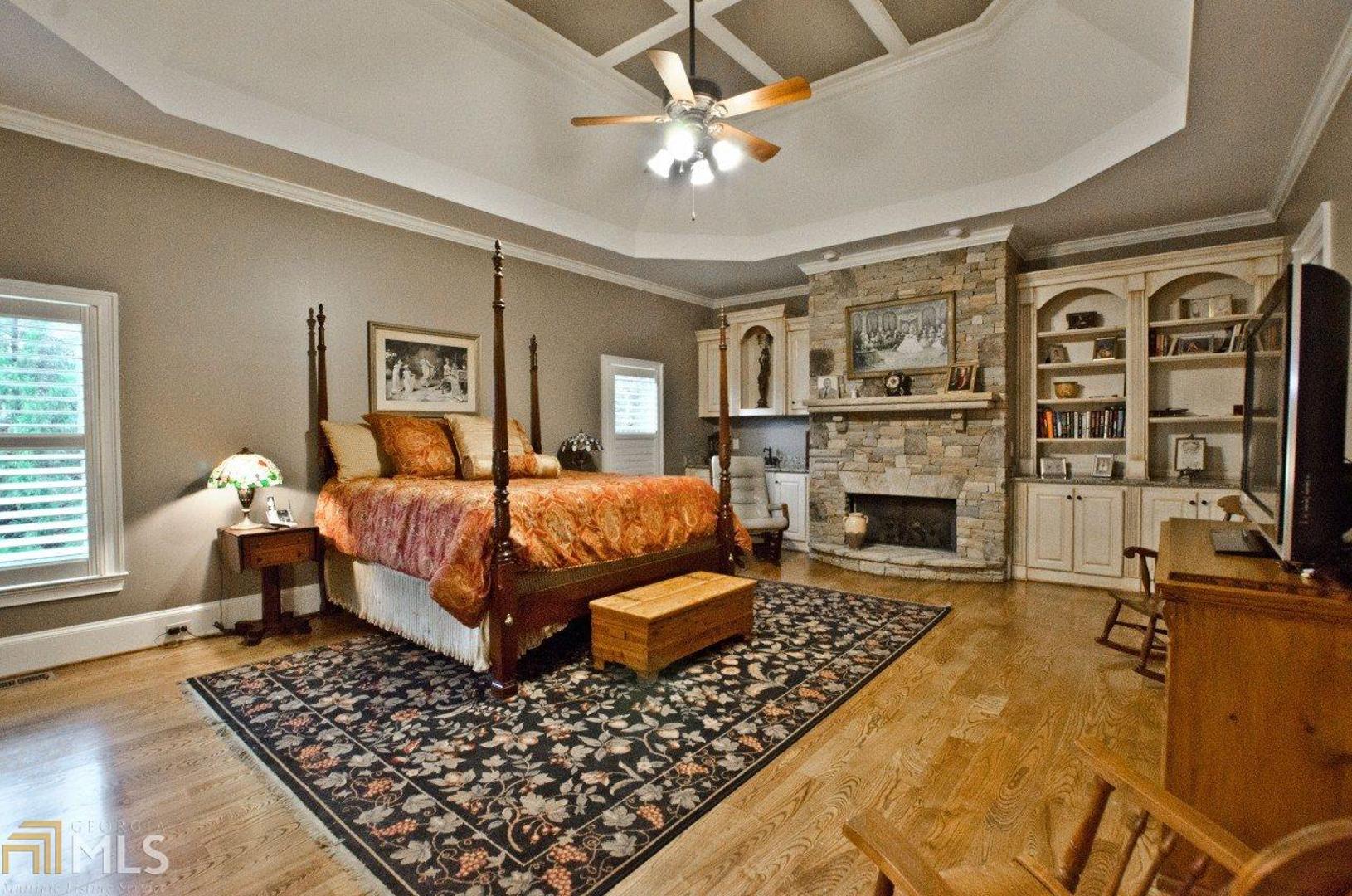 Six Hills - Residential