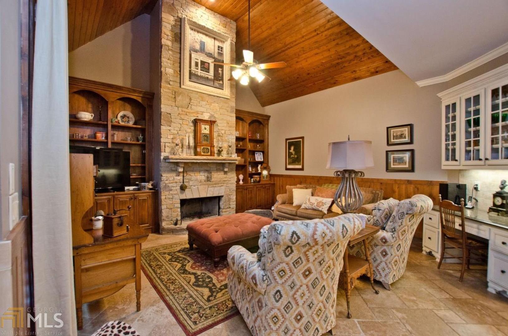 Six Hills - Residential