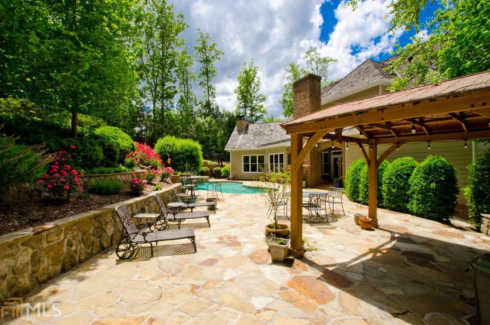 Six Hills - Residential