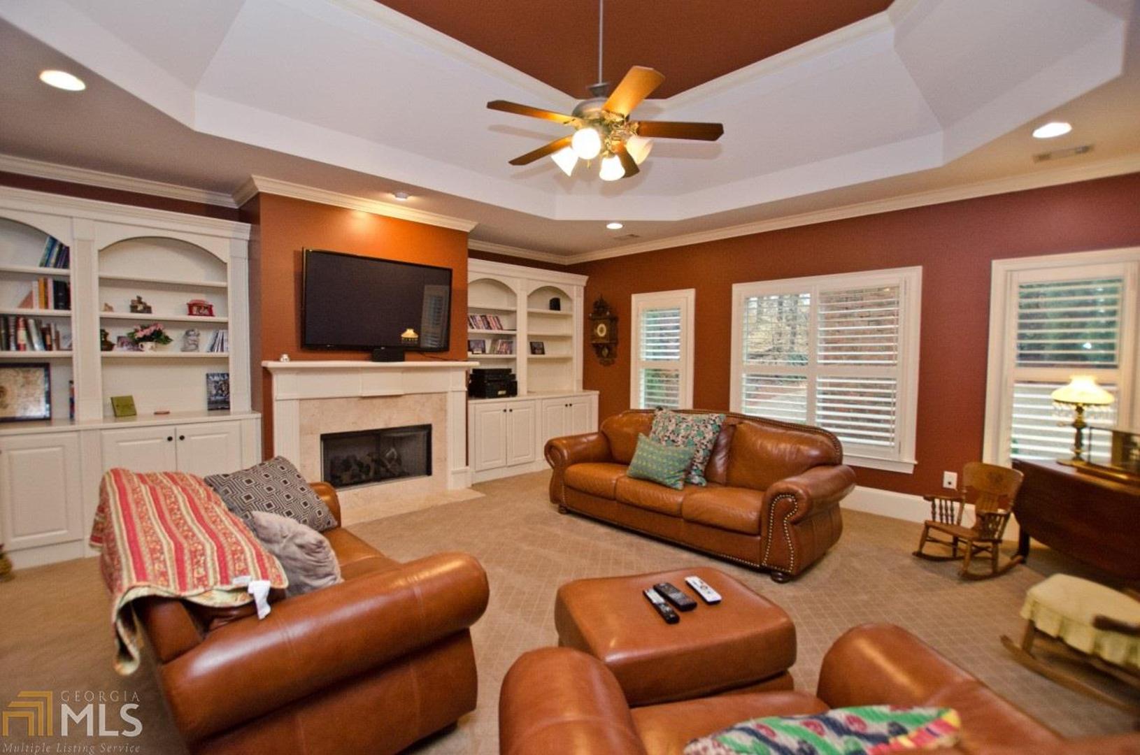Six Hills - Residential