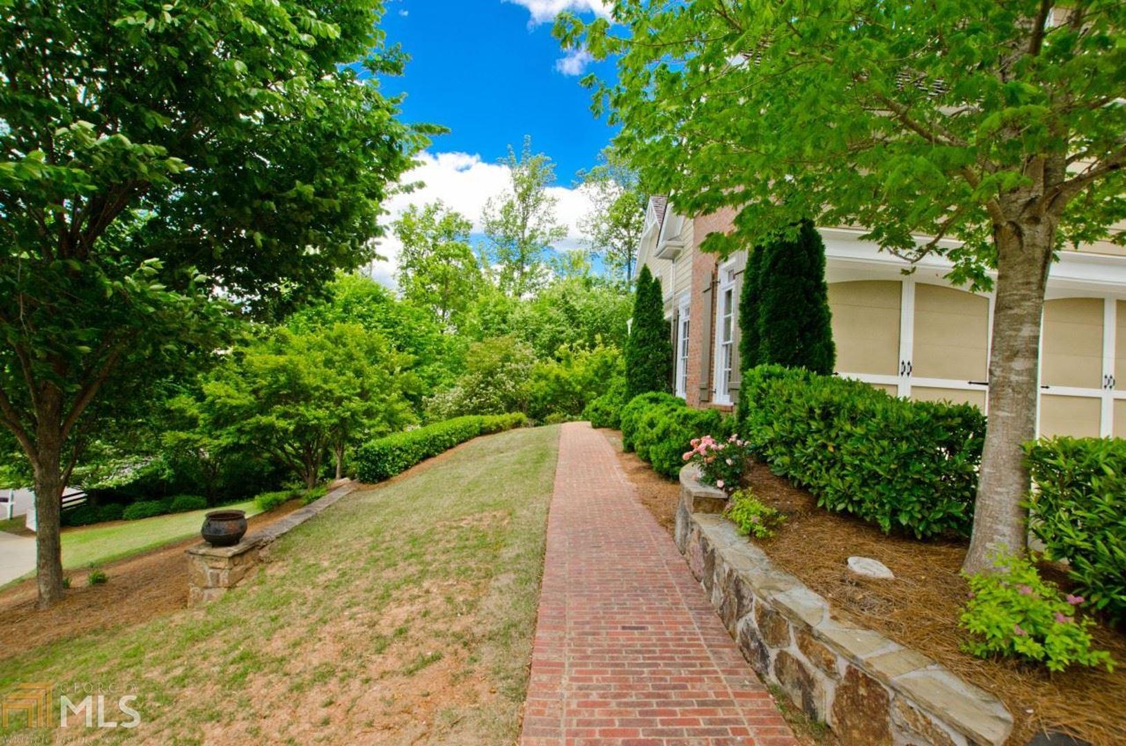 Six Hills - Residential